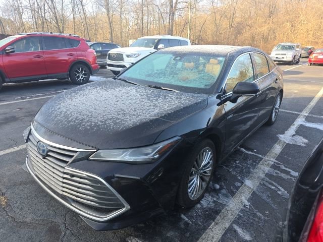 Used 2020 Toyota Avalon Limited image 4