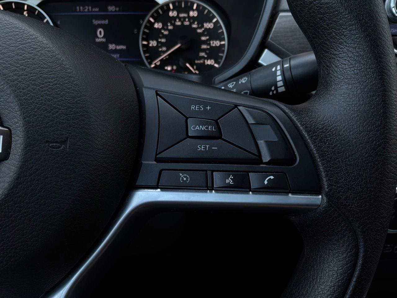Used 2025 Nissan Altima 2.5 SV FWD image 33