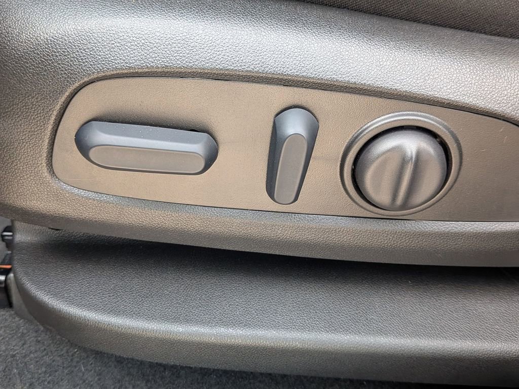 Used 2025 Chevrolet Blazer LT image 14