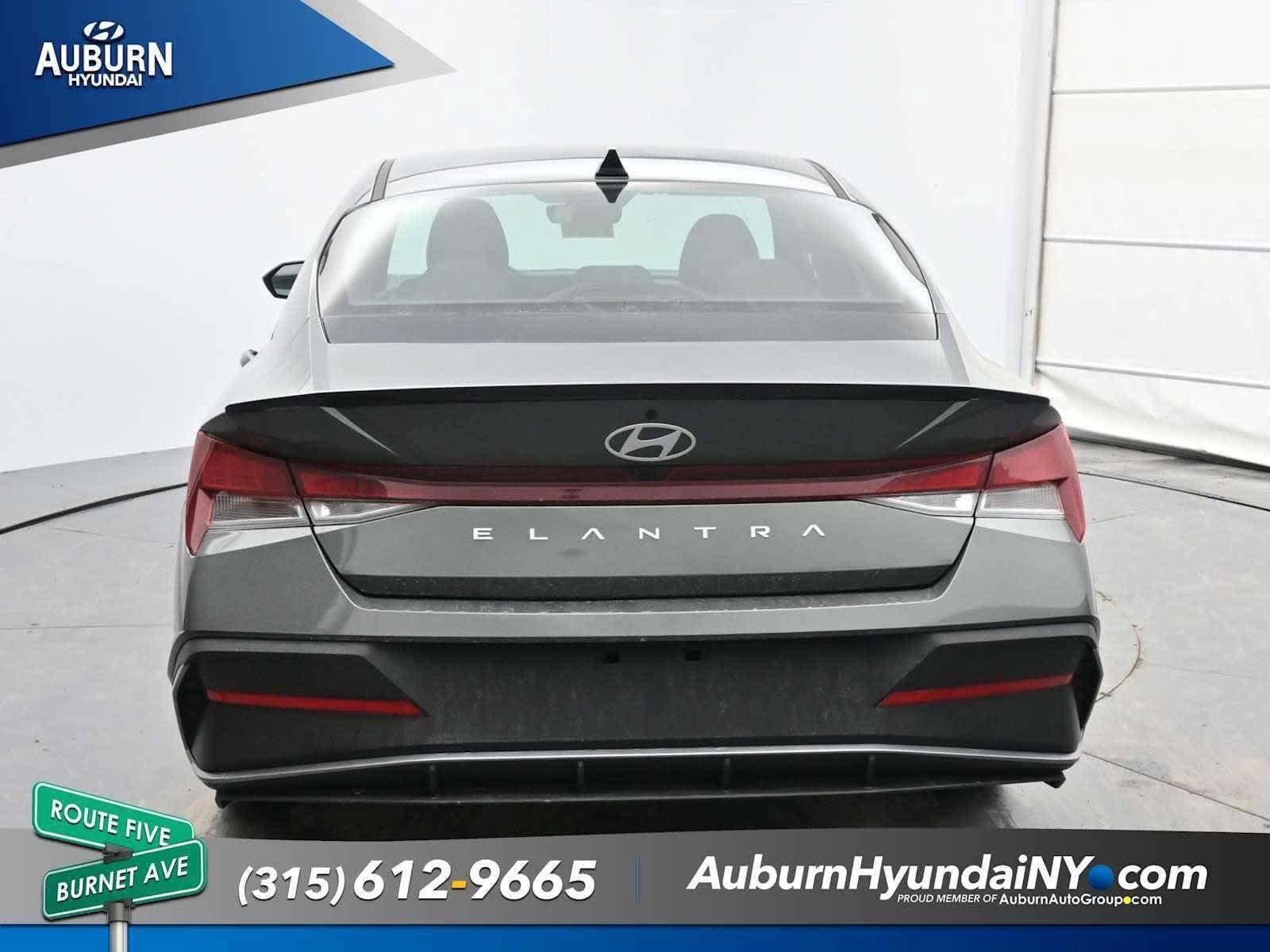New 2025 Hyundai Elantra Sport FWD image 3