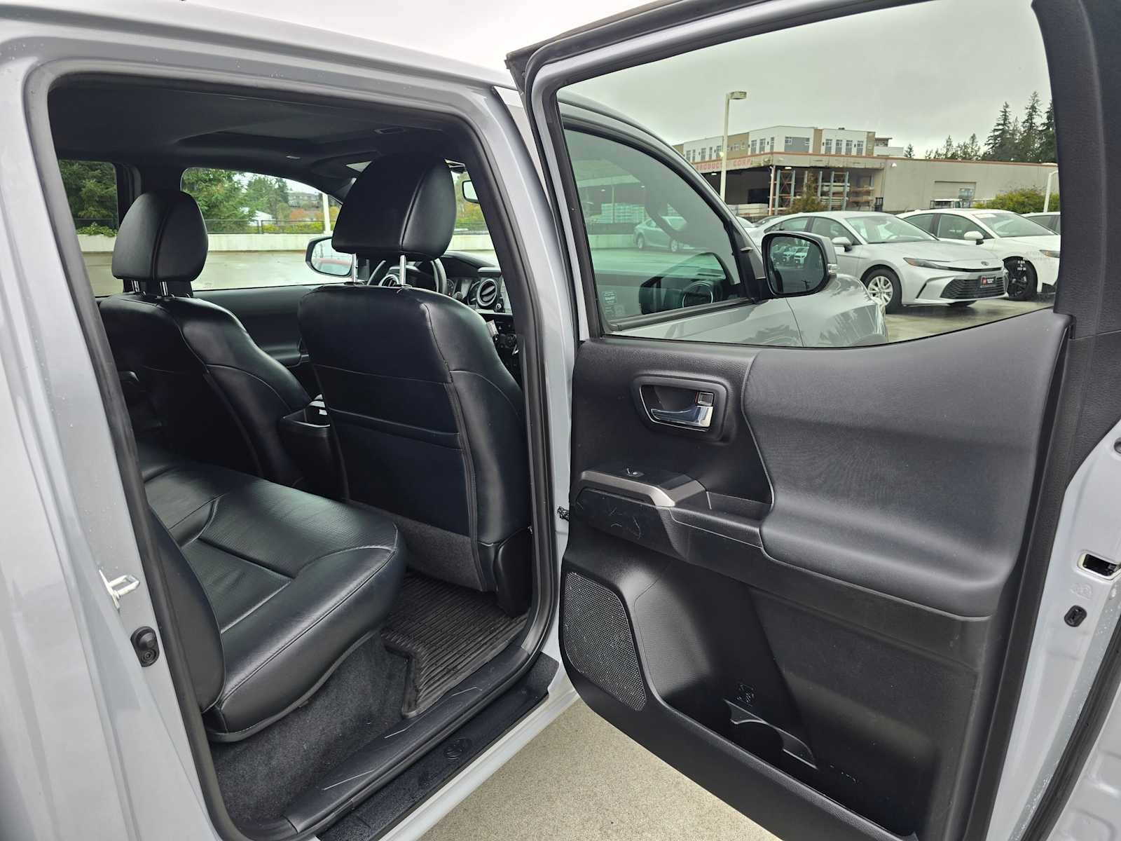 Certified 2021 Toyota Tacoma TRD Off-Road w/ TRD Premium Off Road Package image 12