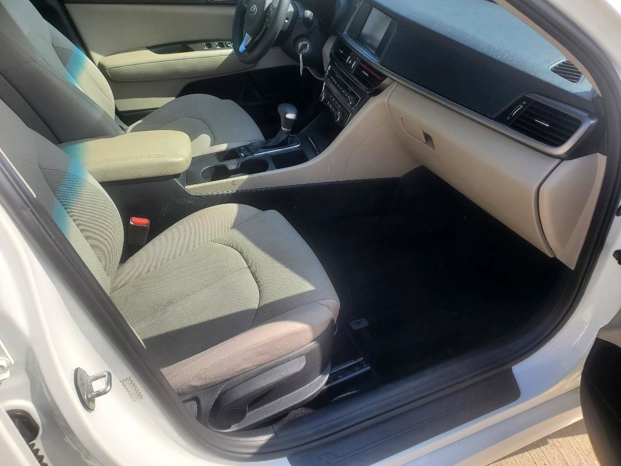 Used 2018 Kia Optima LX image 5