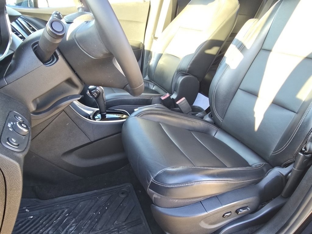 Used 2020 Chevrolet Trax Premier image 21
