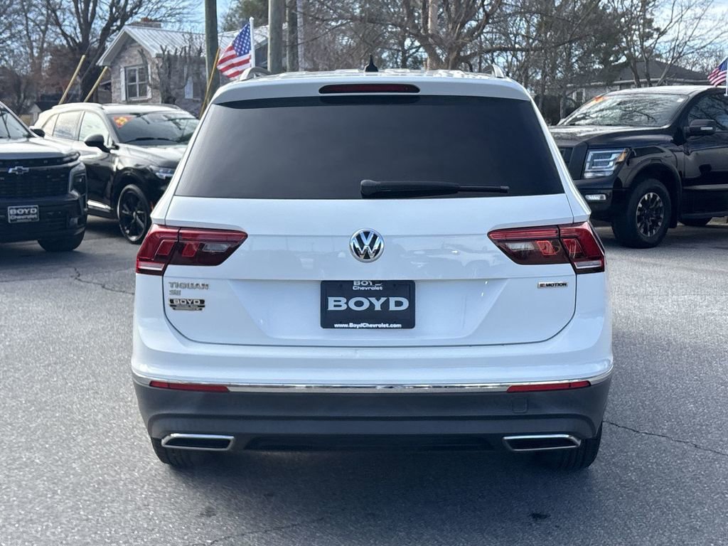 Used 2020 Volkswagen Tiguan SE w/ Panoramic Sunroof Package image 9