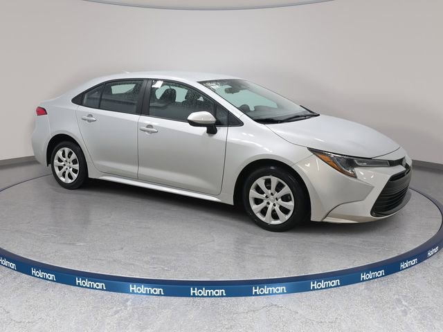 Certified 2025 Toyota Corolla LE FWD image 3
