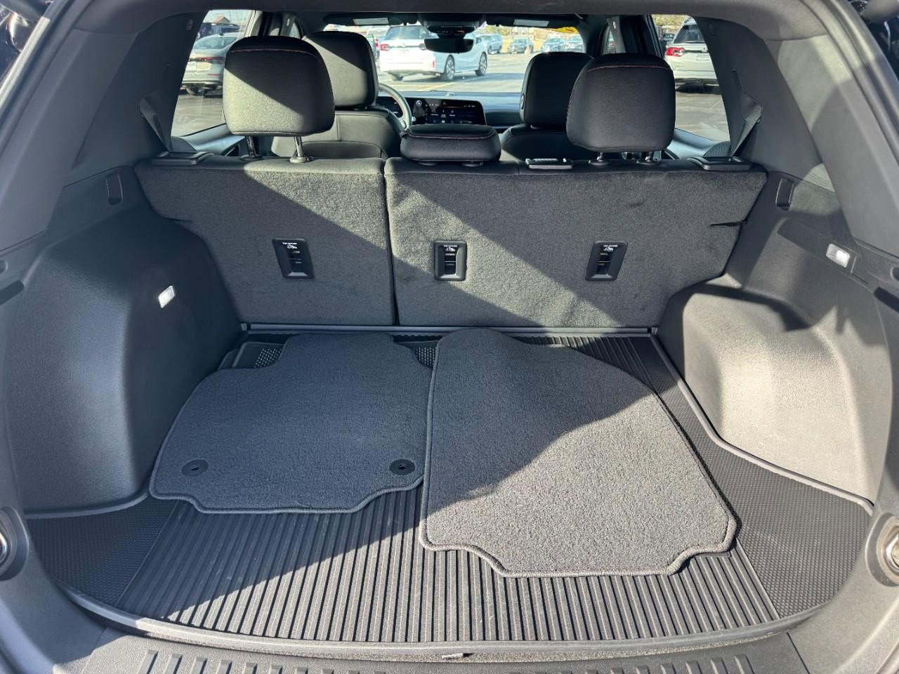 Used 2025 Chevrolet Equinox RS w/ Safety and Technology Package image 5