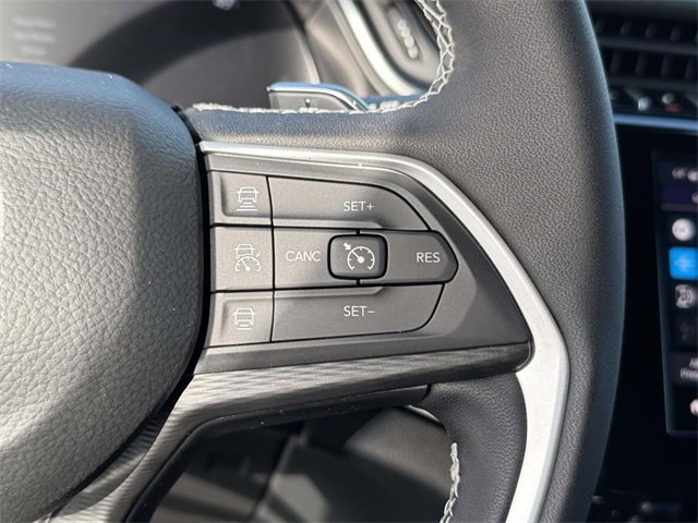 New 2025 Jeep Grand Cherokee L Laredo image 9