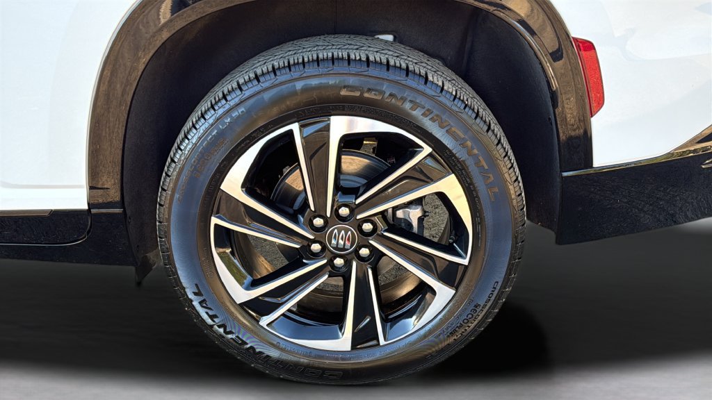 Used 2025 Buick Enclave Sport Touring w/ Power Package FWD image 30