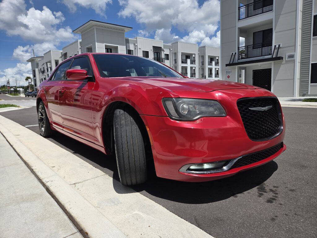 Used 2015 Chrysler 300 S RWD image 4