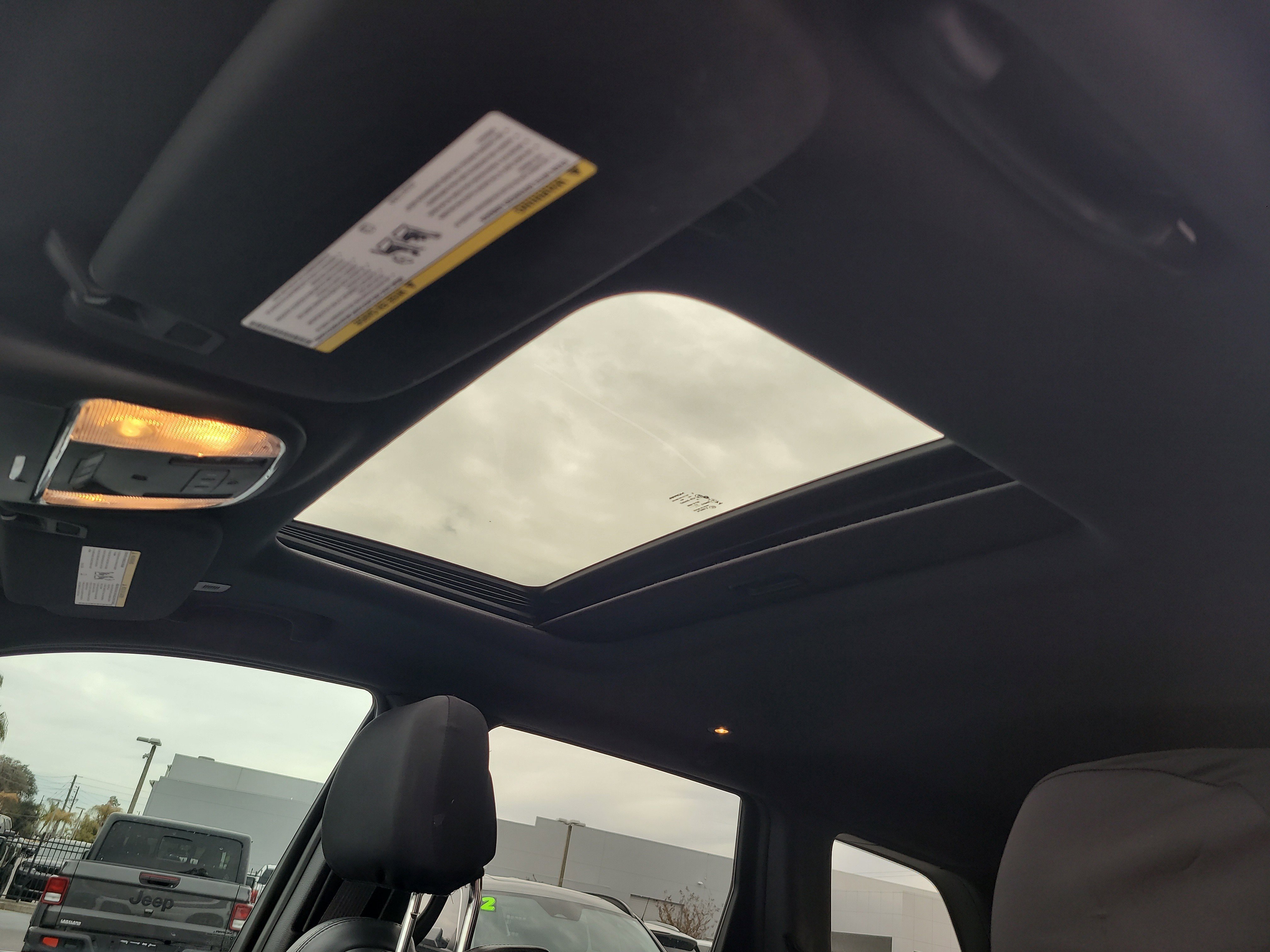 Used 2022 Jeep Grand Cherokee Limited AWD/4WD image 19