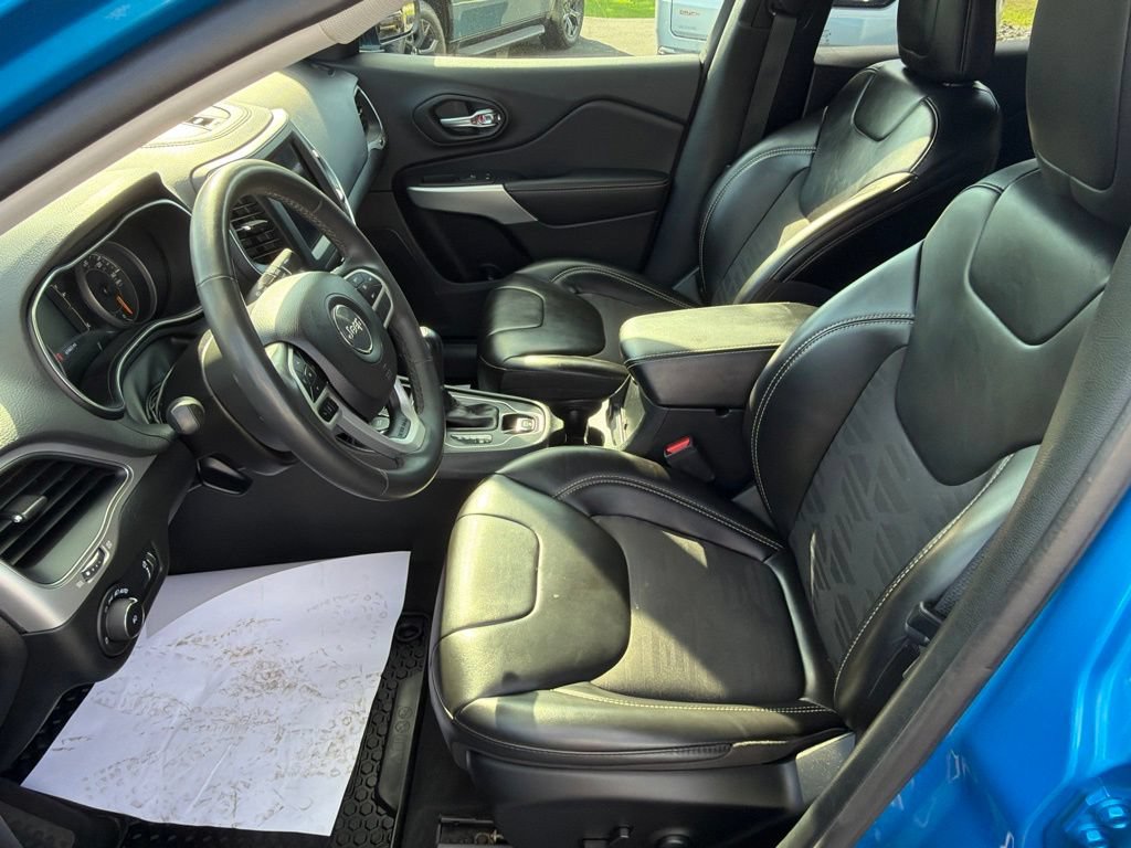 Certified 2022 Jeep Cherokee Latitude w/ Sun & Sound Group AWD/4WD image 14