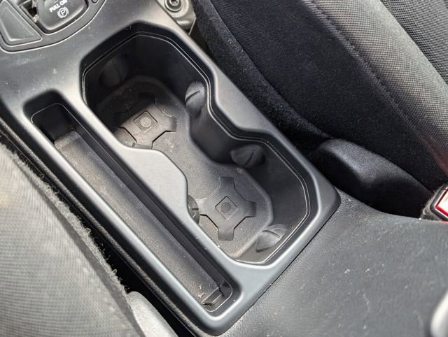 Used 2019 Jeep Renegade Latitude FWD image 36