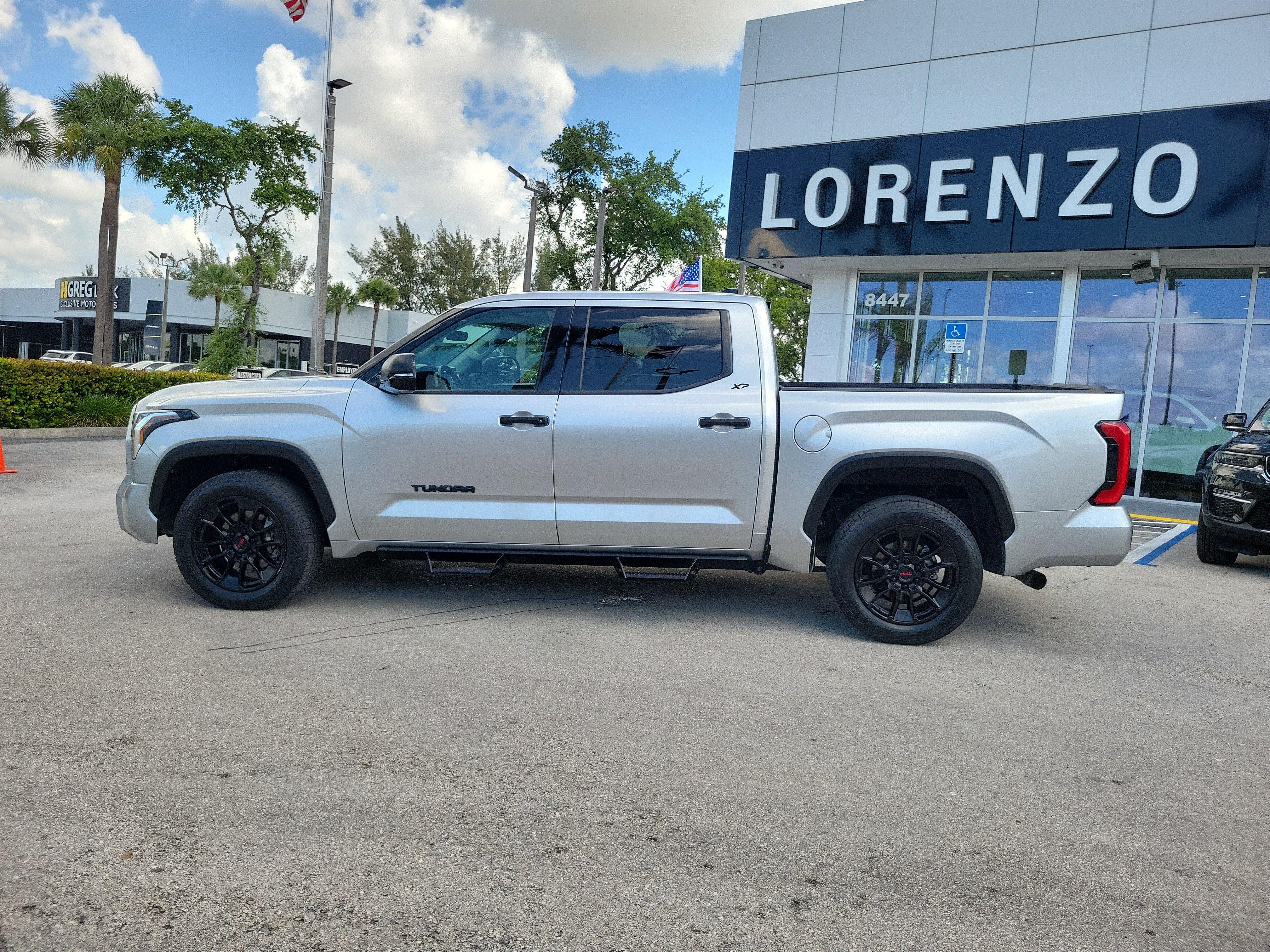 Used 2022 Toyota Tundra SR5 w/ Convenience Package RWD image 8