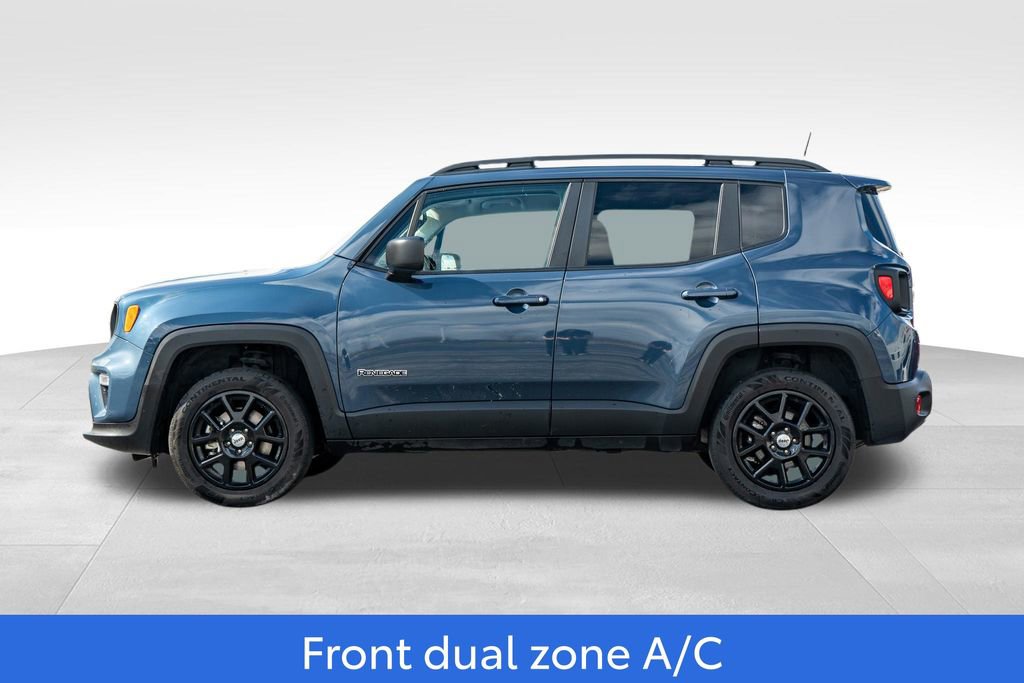Used 2023 Jeep Renegade Latitude w/ Premium Group AWD/4WD image 4