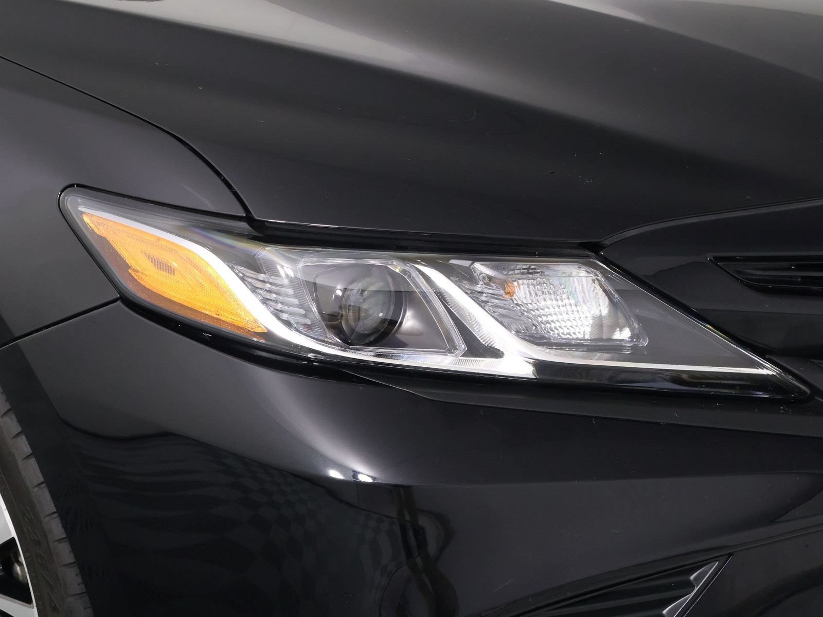 Used 2018 Toyota Camry SE FWD image 25