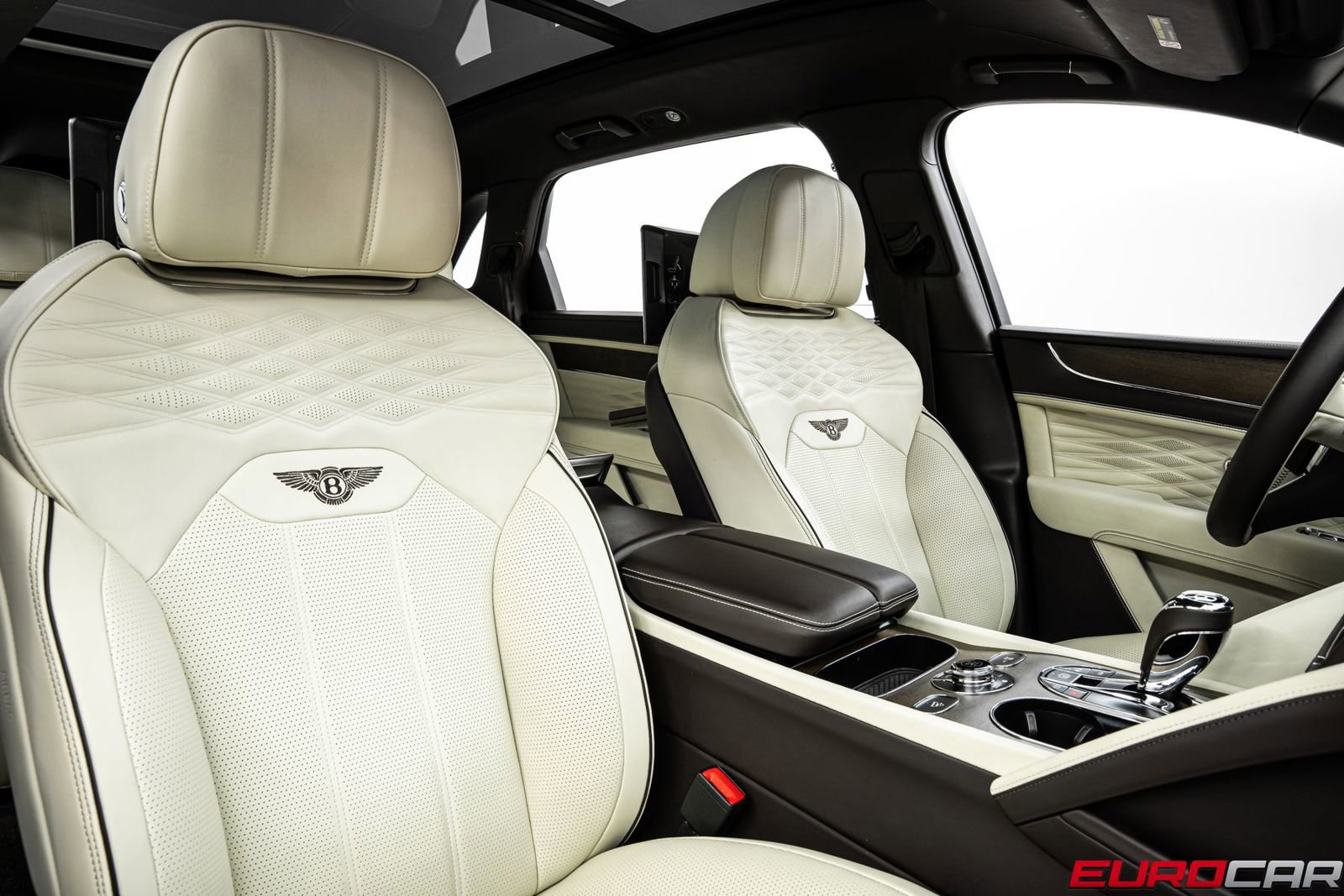 Used 2023 Bentley Bentayga Extended Wheelbase AWD/4WD image 36