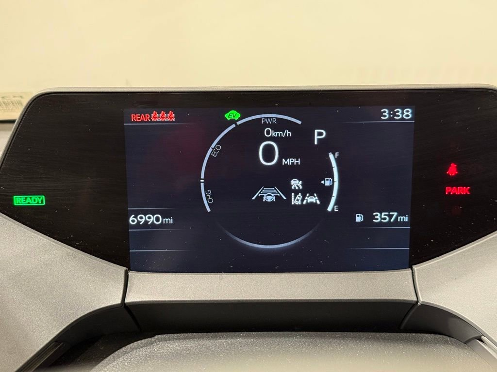 Used 2025 Toyota Prius LE AWD/4WD image 24