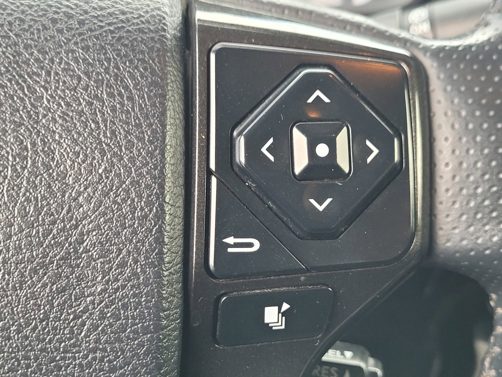 Used 2024 Toyota 4Runner TRD Off-Road Premium image 24