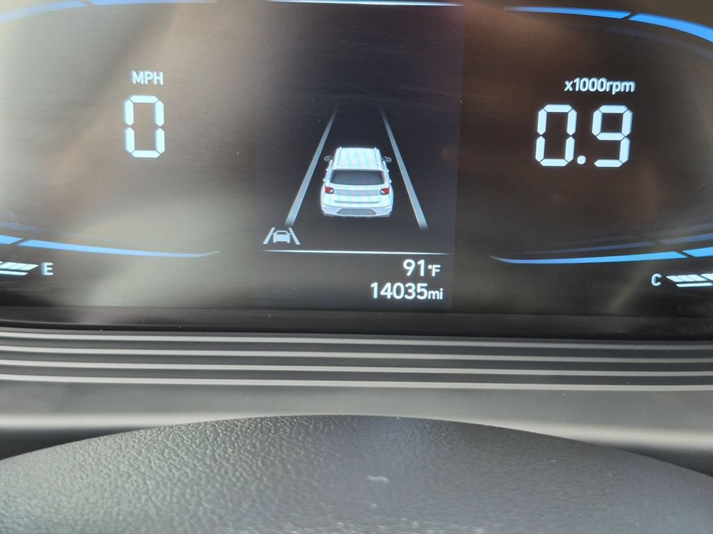 Used 2025 Hyundai Venue SEL FWD image 16