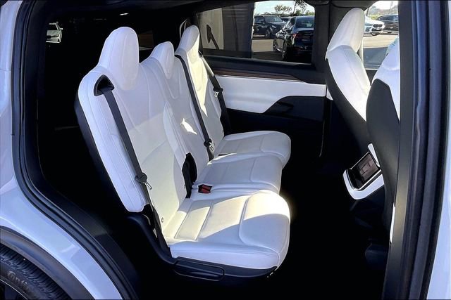 Used 2022 Tesla Model X image 23