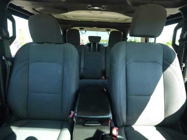Used 2018 Jeep Wrangler Unlimited Sport S AWD/4WD image 35