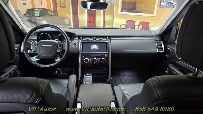 Used 2017 Land Rover Discovery First Edition AWD/4WD image 27