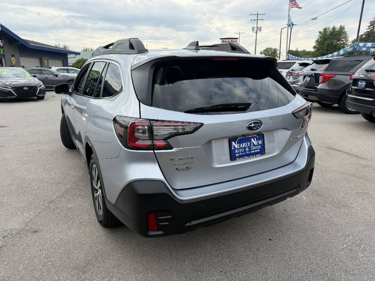 Used 2022 Subaru Outback Premium AWD/4WD image 5