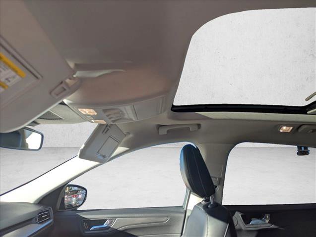 Used 2021 Ford Escape Titanium w/ Class II Trailer Tow Package image 14