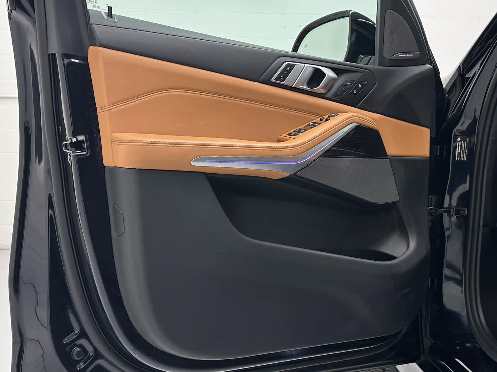 Used 2024 BMW X5 xDrive40i w/ Executive Package image 23