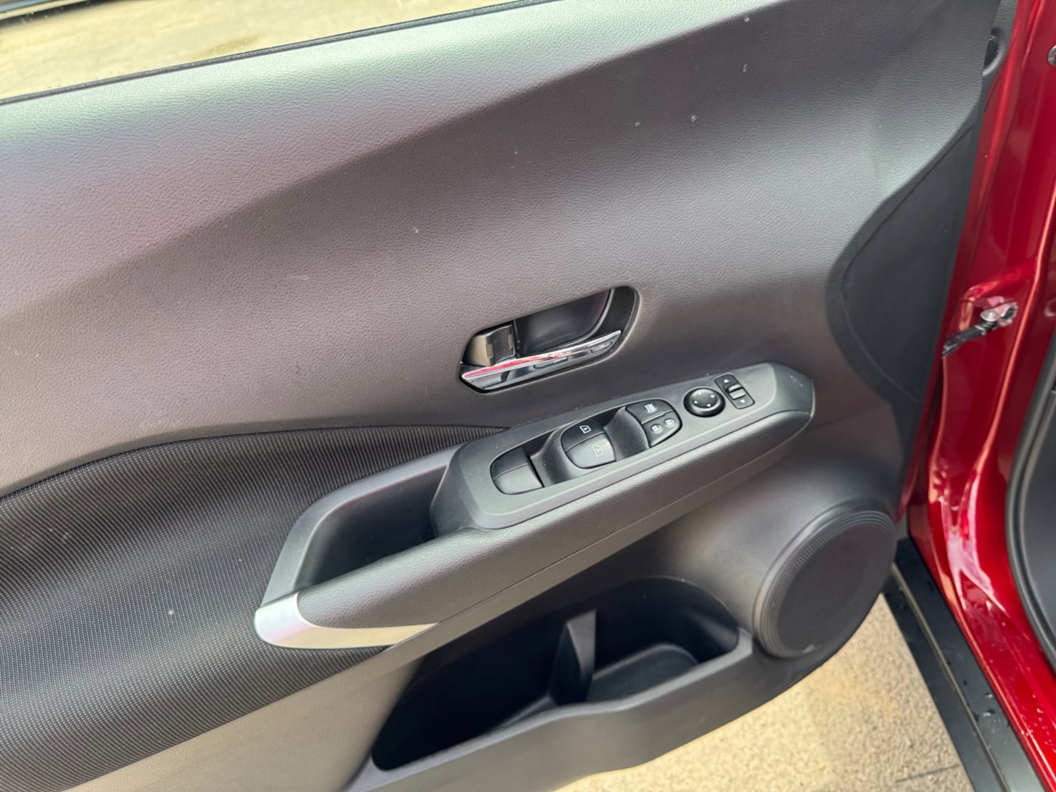 Used 2022 Nissan Kicks SV FWD image 11