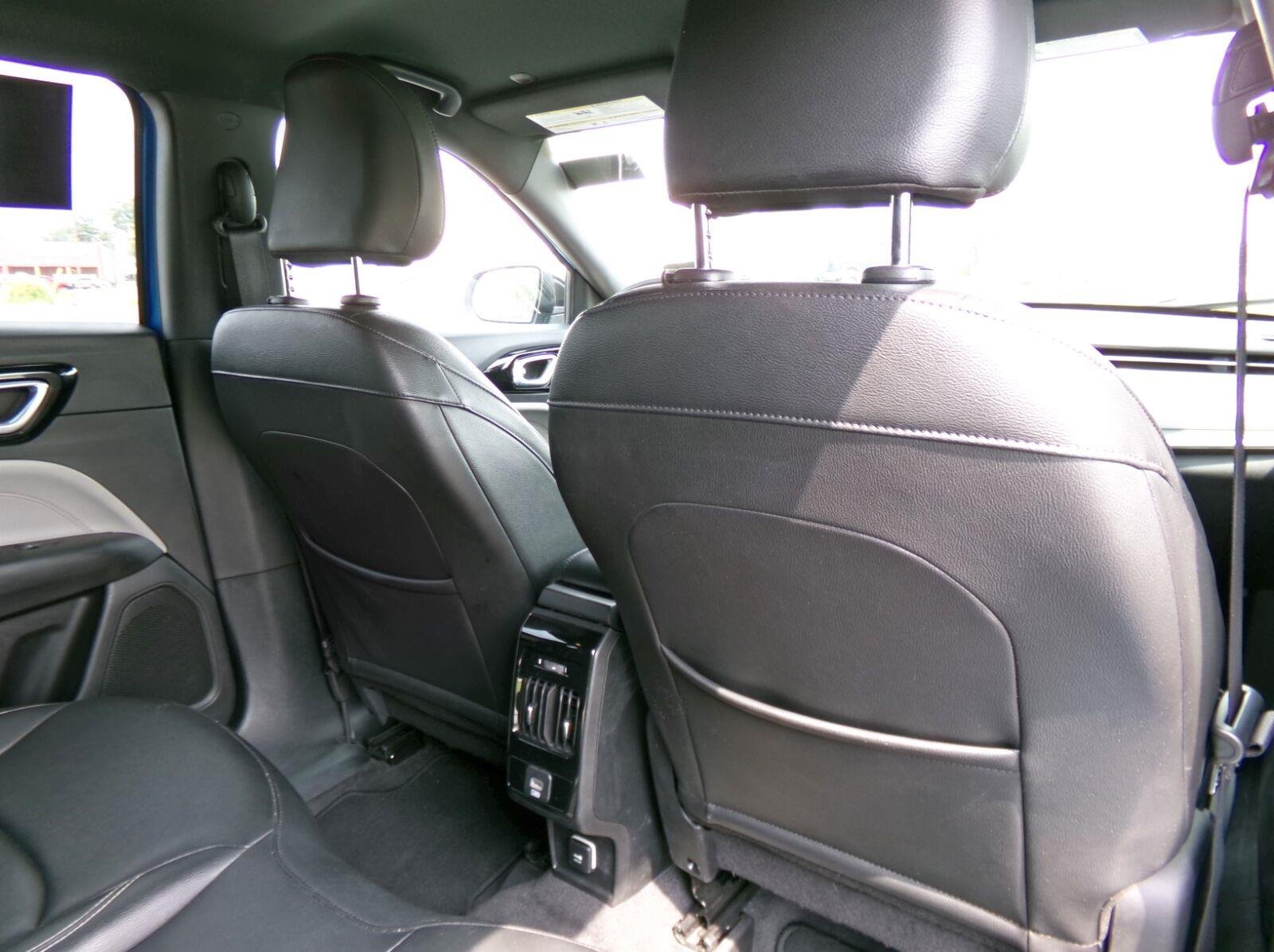 Used 2025 Jeep Compass Limited AWD/4WD image 15