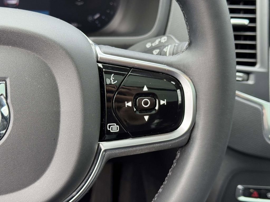 Certified 2023 Volvo XC90 B5 Core w/ Climate Package image 23