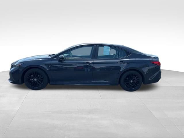 Used 2025 Toyota Camry SE FWD image 4