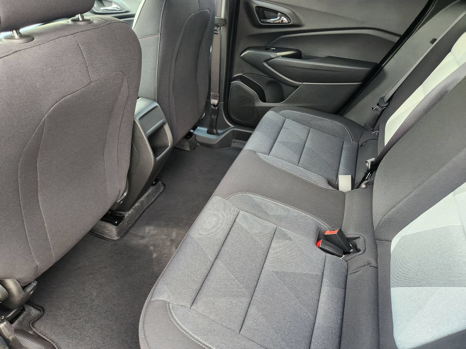 New 2026 Chevrolet Trax RS w/ Sunroof Package FWD image 23