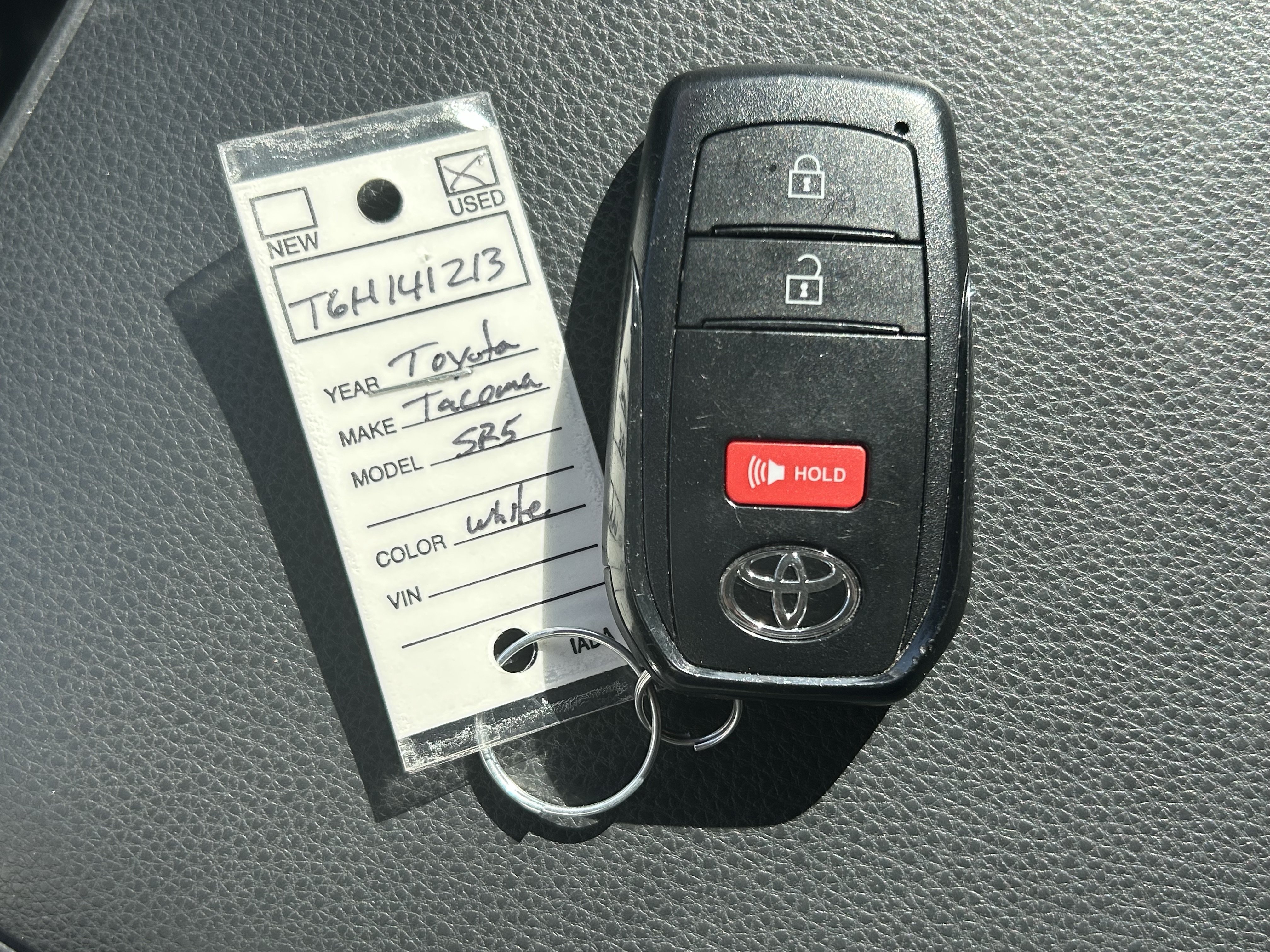 Certified 2025 Toyota Tacoma SR5 AWD/4WD image 32