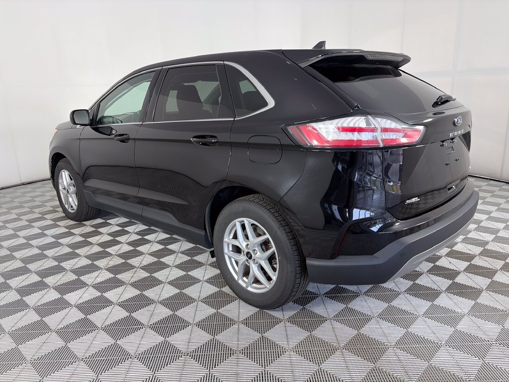 Used 2024 Ford Edge SEL AWD/4WD image 5