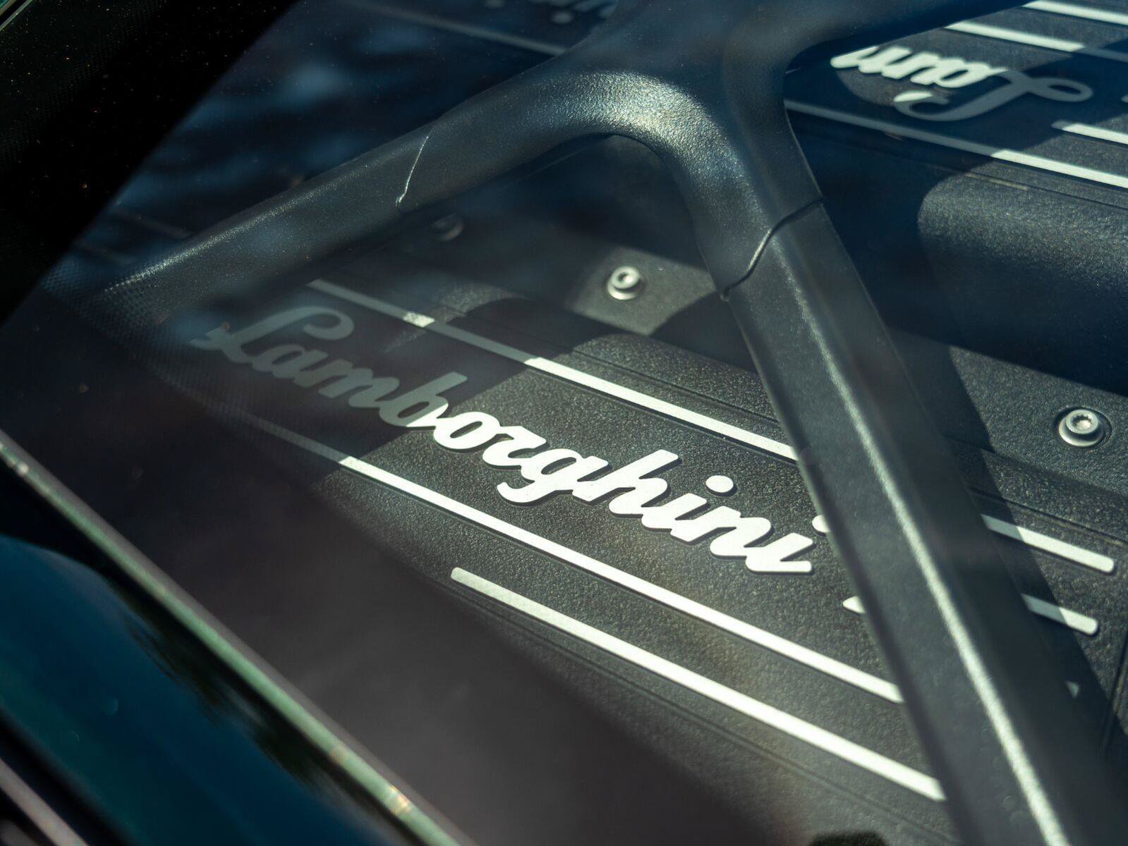 Used 2023 Lamborghini Huracan Tecnica RWD image 16