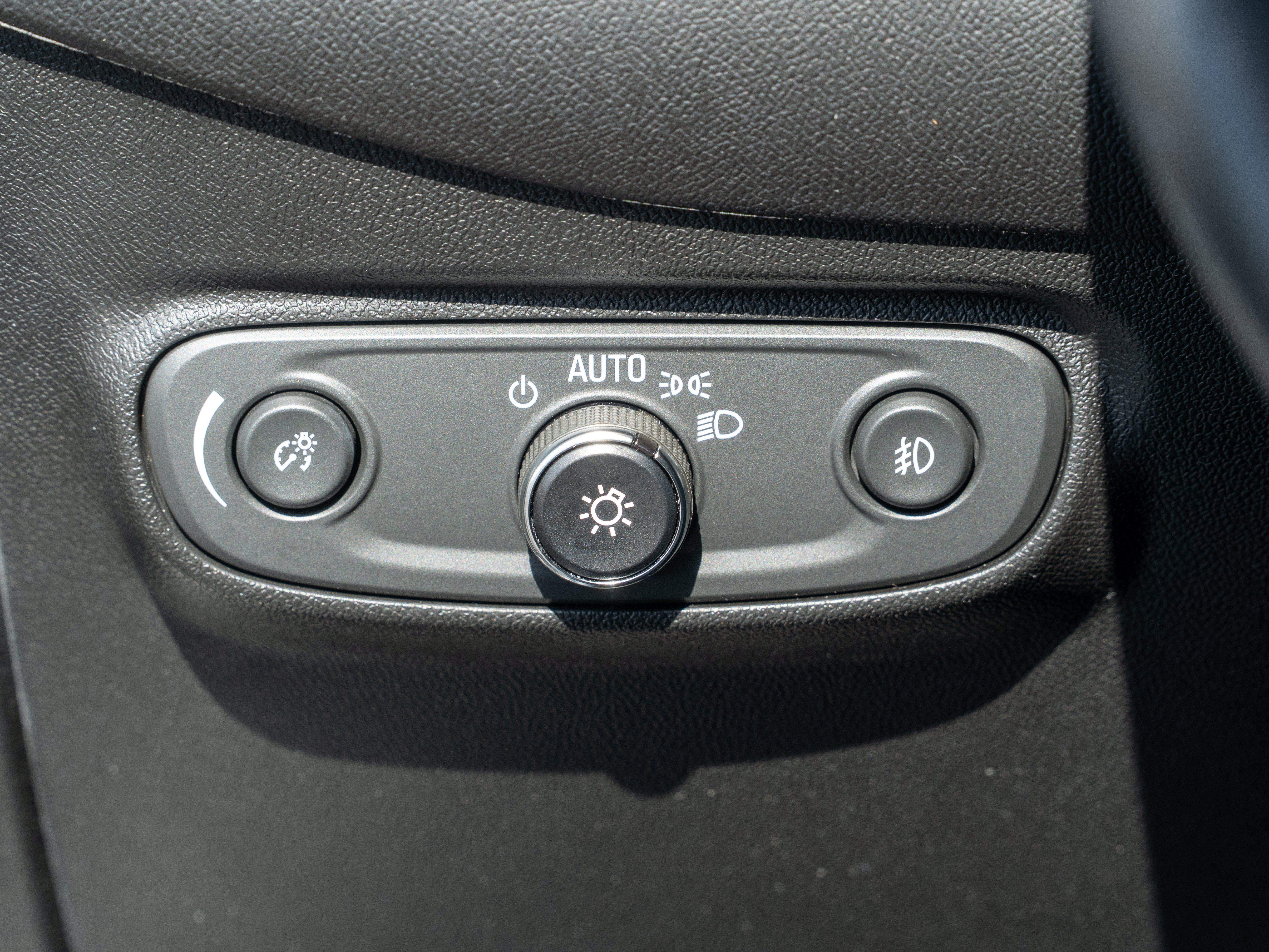 Used 2020 Chevrolet Equinox Premier FWD image 17