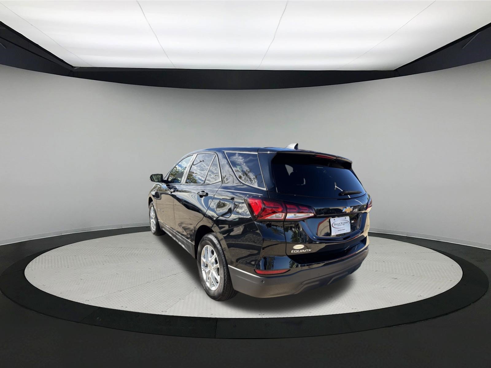 Used 2024 Chevrolet Equinox LS w/ LS Convenience Package FWD image 5