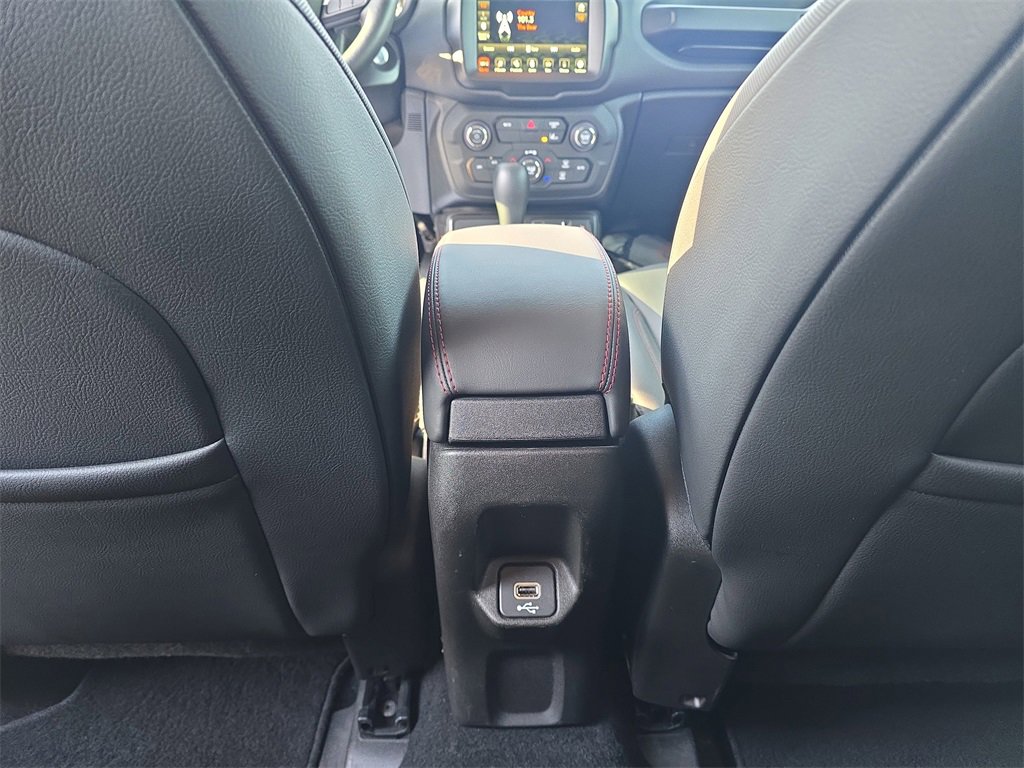 Used 2023 Jeep Renegade Trailhawk w/ Trailhawk Elite Group image 27