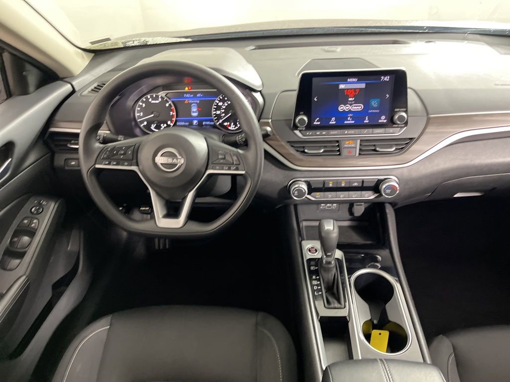 Used 2024 Nissan Altima 2.5 SV image 5