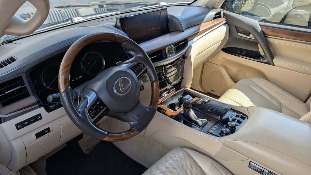 Used 2017 Lexus LX 570 4WD w/ Luxury Package image 2