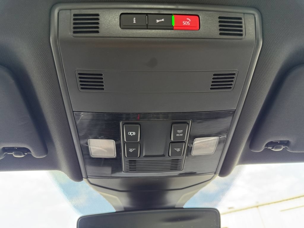 Used 2025 Volkswagen Jetta Sport FWD image 17
