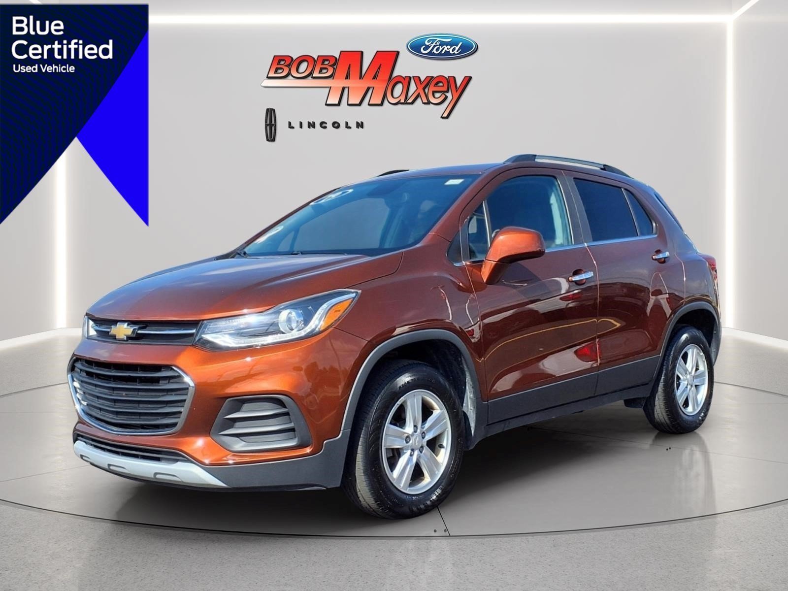 Used 2019 Chevrolet Trax LT w/ LT Convenience Package AWD/4WD image 1