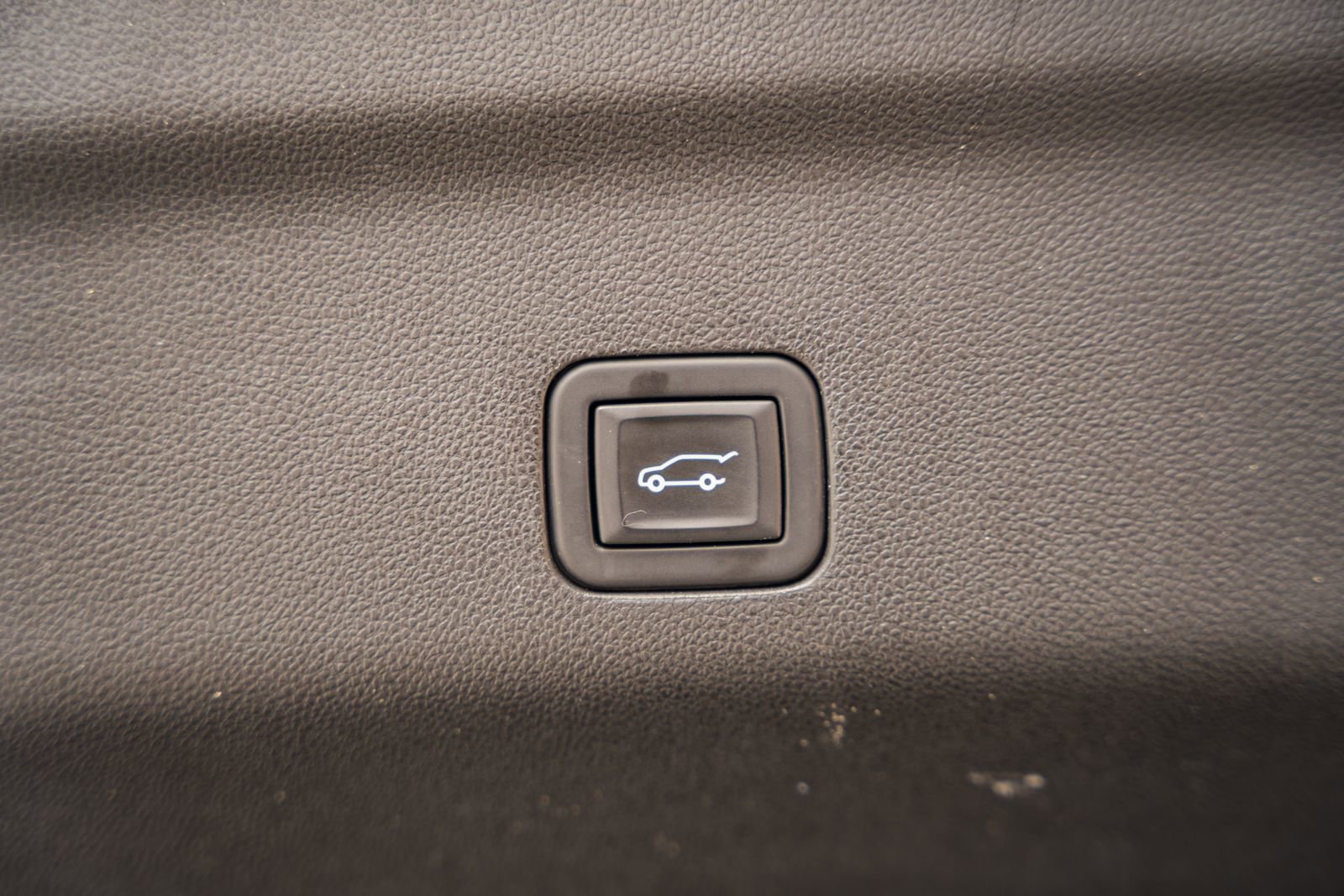 Used 2023 Chevrolet Tahoe High Country image 13