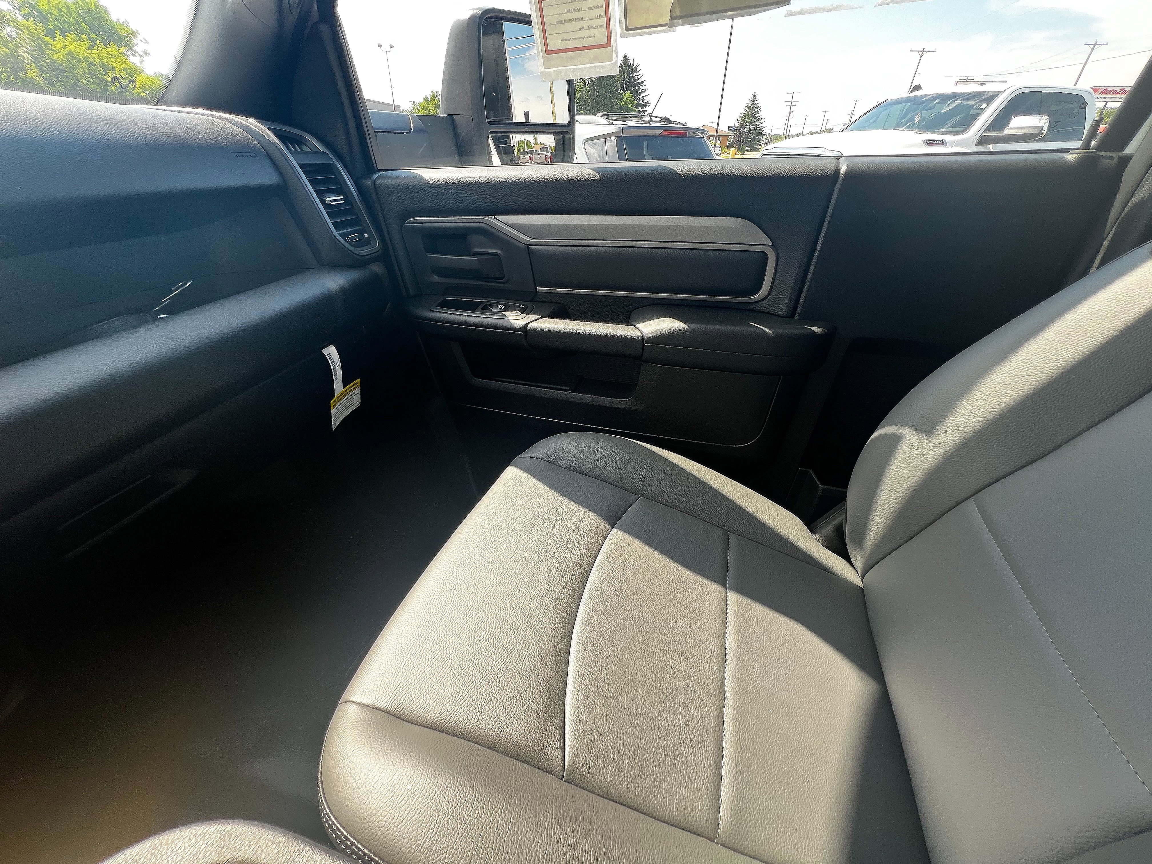 New 2024 RAM 3500 Tradesman image 12