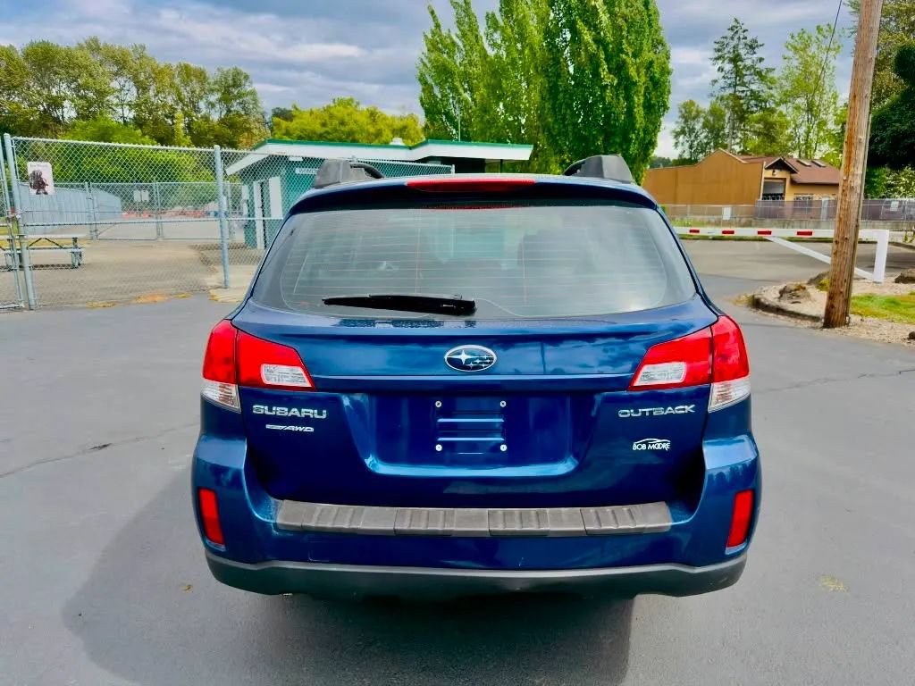 Used 2011 Subaru Outback 2.5i AWD/4WD image 4