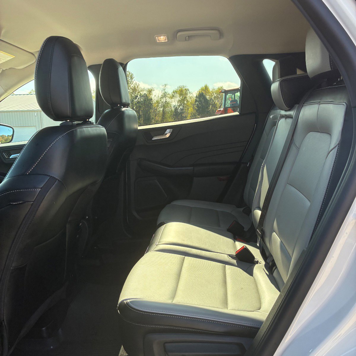 Used 2024 Ford Escape Platinum AWD/4WD image 23