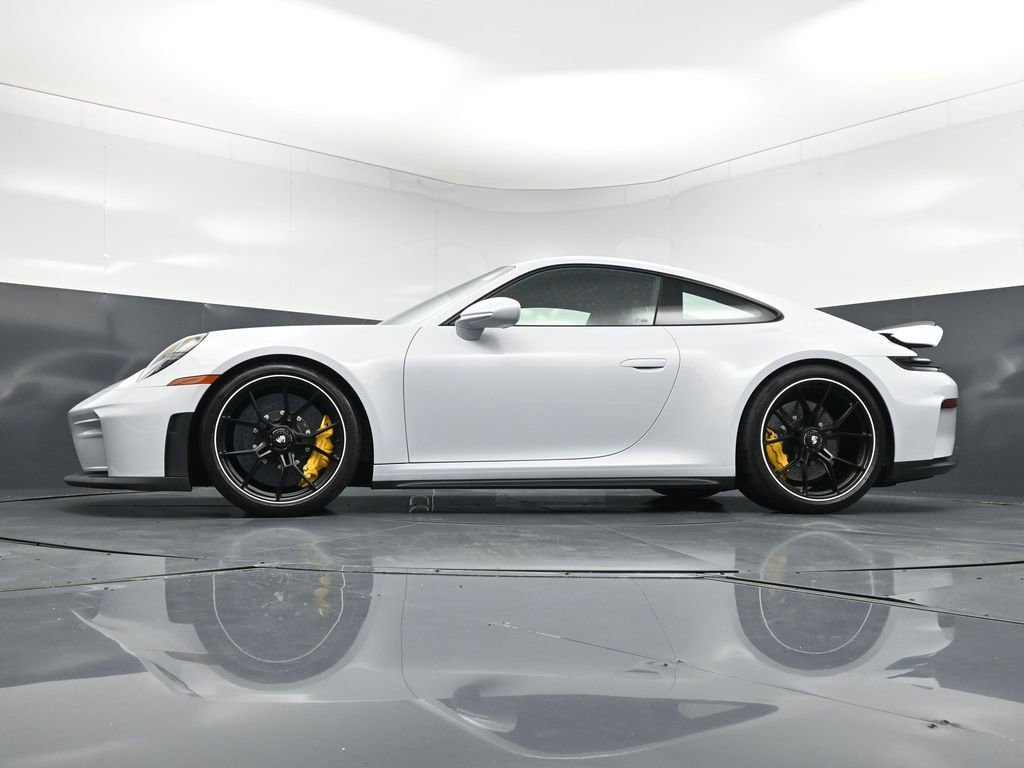 Certified 2025 Porsche 911 GT3 RWD image 21