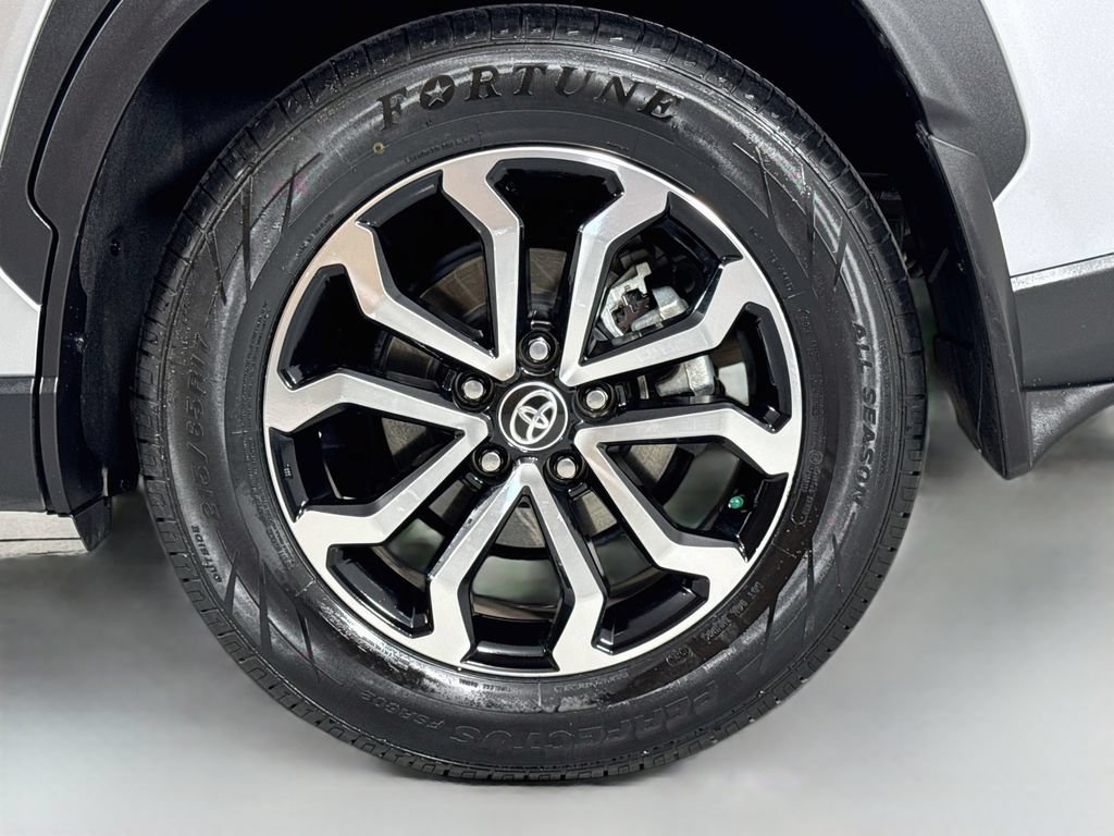 Used 2024 Toyota Corolla Cross AWD Hybrid image 9